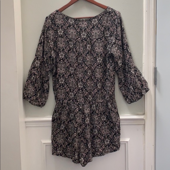 American eagle floral patterned romper - Picture 4 of 4